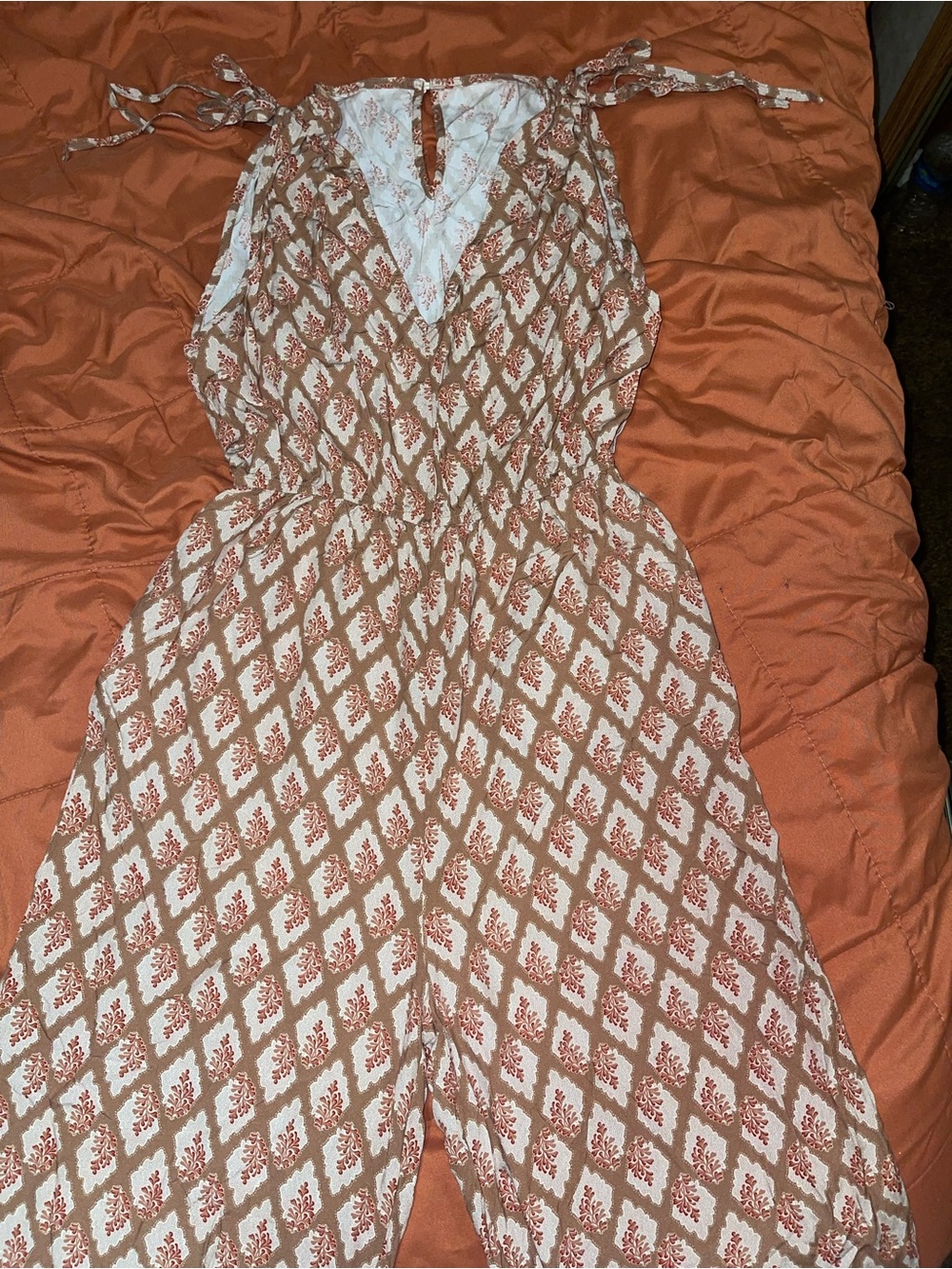 Sleeveless V-Neck Printed Jumpsuit in Cream and Rust